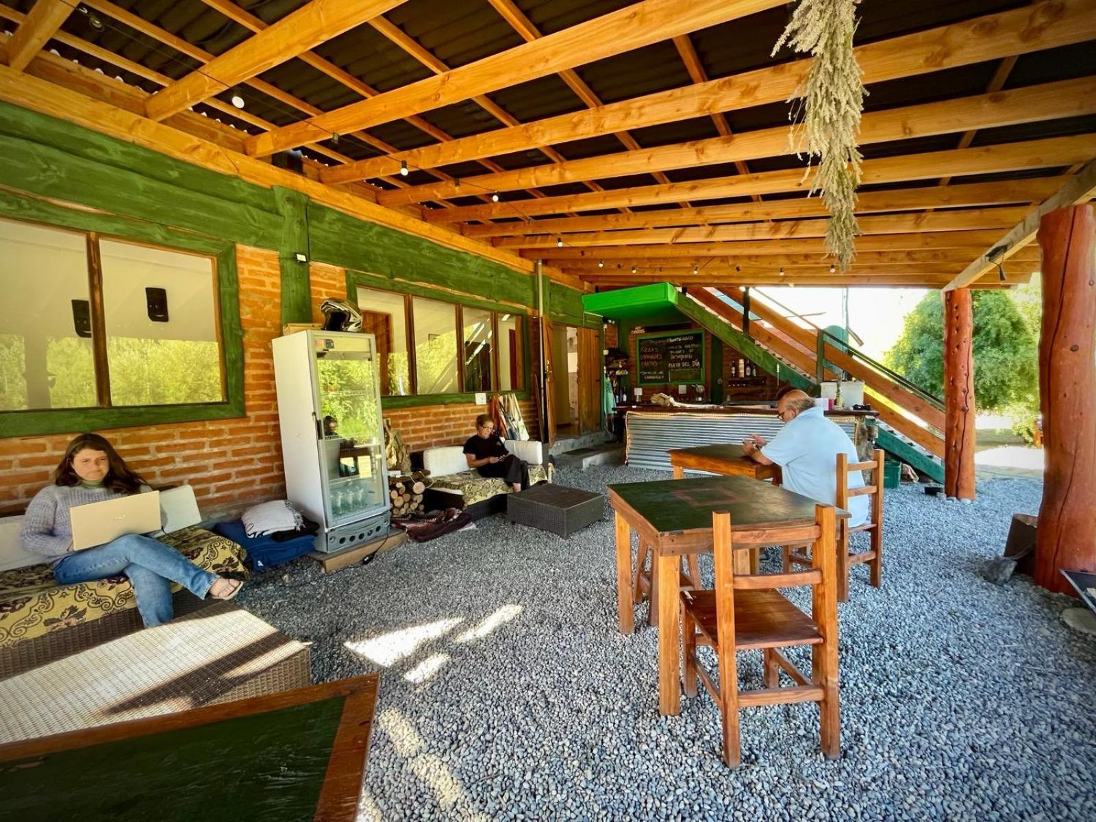 Hostal Del Rio El Bolson Ngoại thất bức ảnh